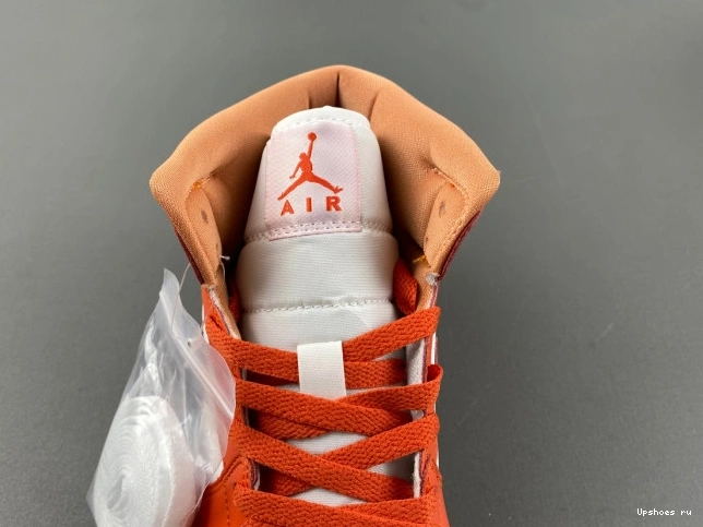 Mid  Clay    Cosmic Jordan 1 BQ6472-108 0517